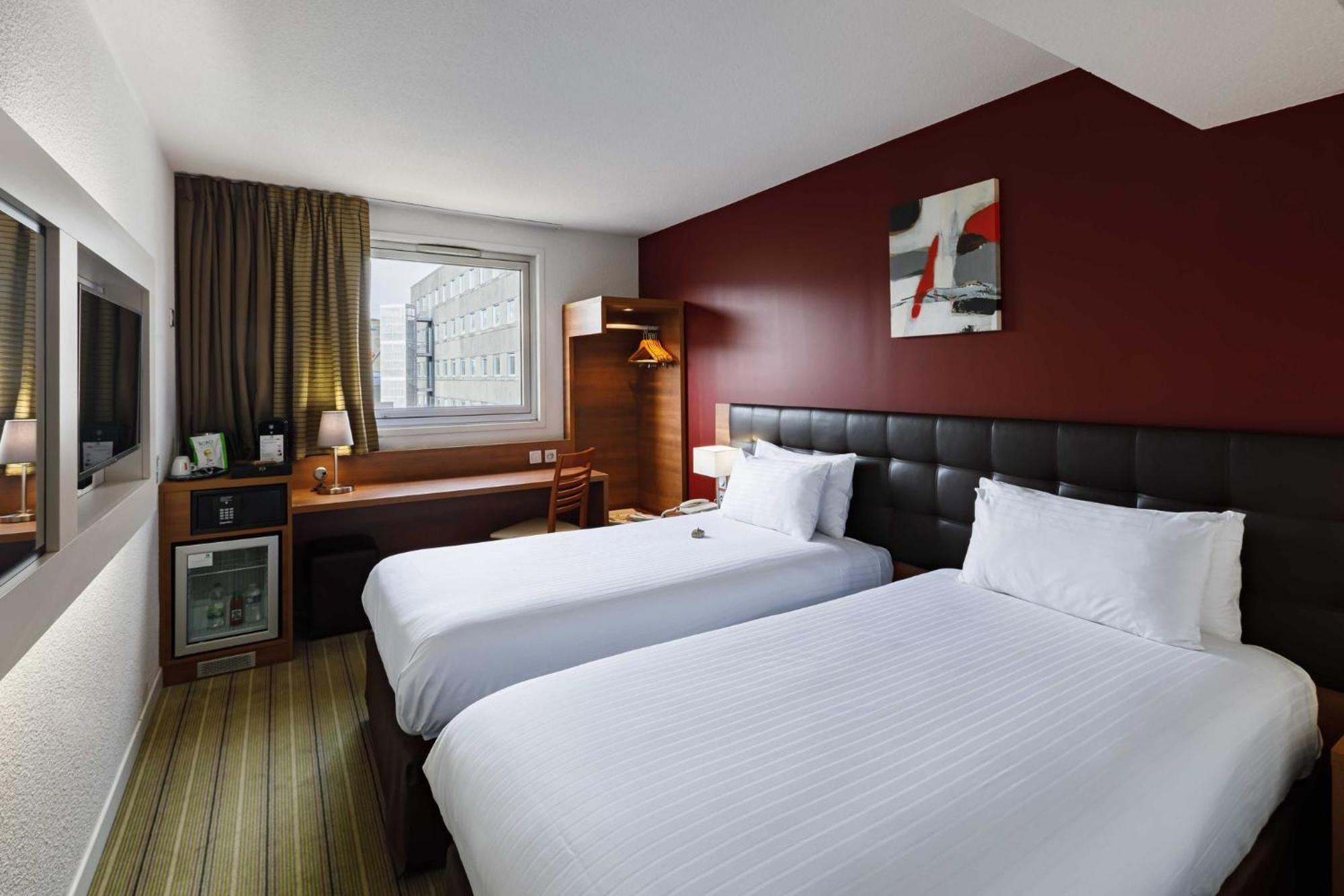 Holiday Inn Clermont Ferrand Centre By Ihg Exterior photo